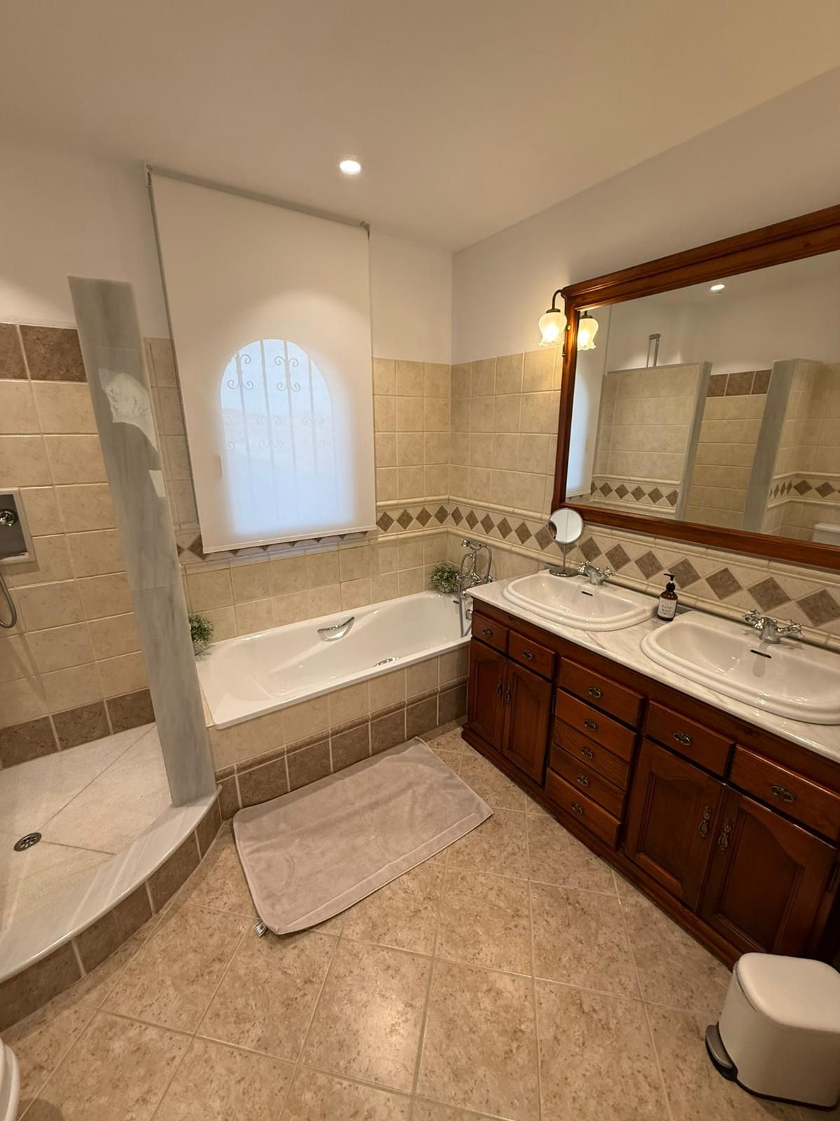 Se vende Villa - Chalet de 4 dormitorios en Costa Del Sol, Málaga, España