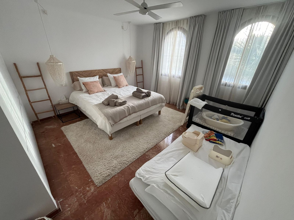 Se vende Villa - Chalet de 4 dormitorios en Costa Del Sol, Málaga, España