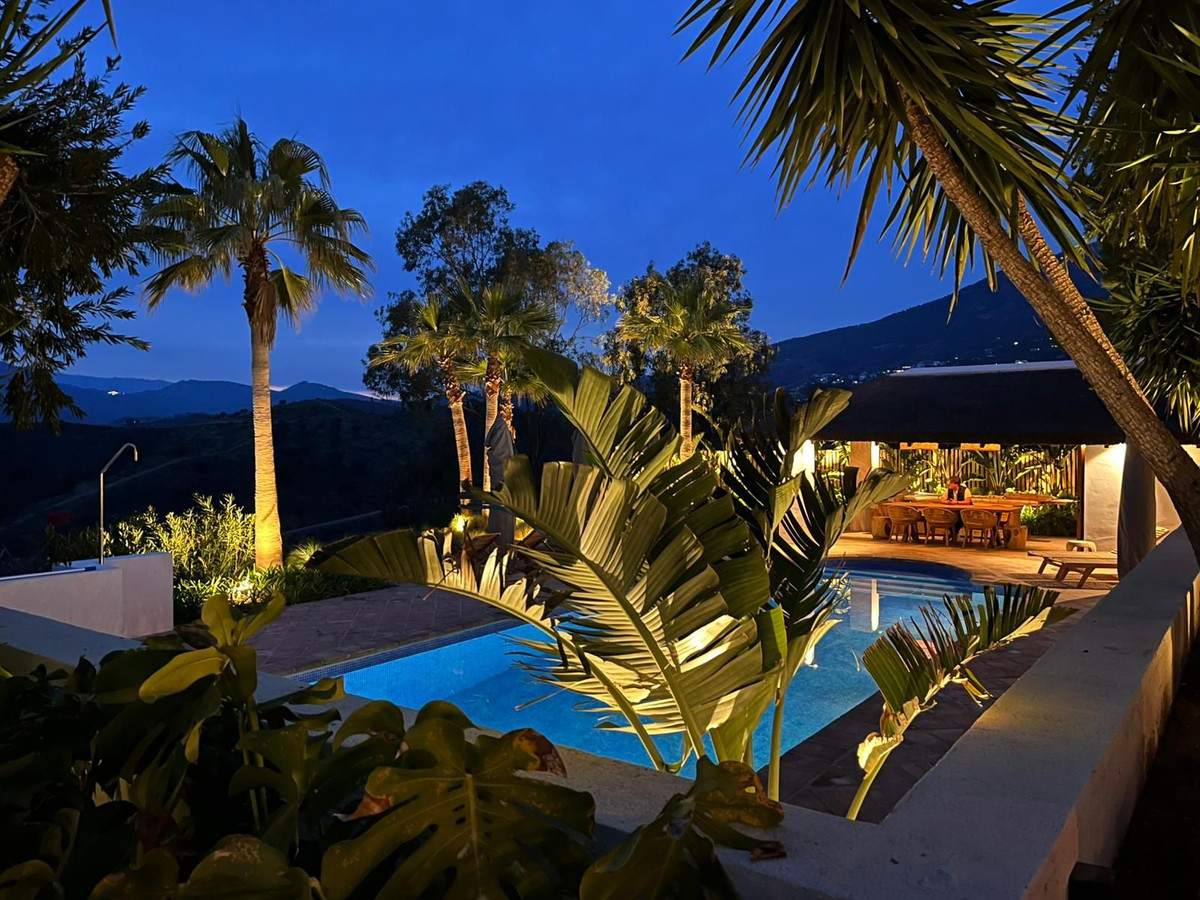 Se vende Villa - Chalet de 4 dormitorios en Costa Del Sol, Málaga, España