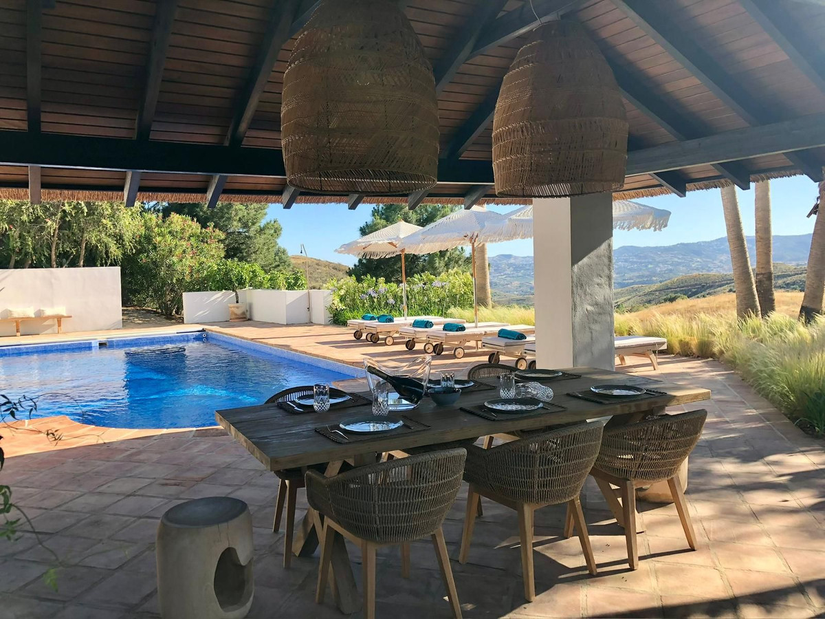 Se vende Villa - Chalet de 4 dormitorios en Costa Del Sol, Málaga, España