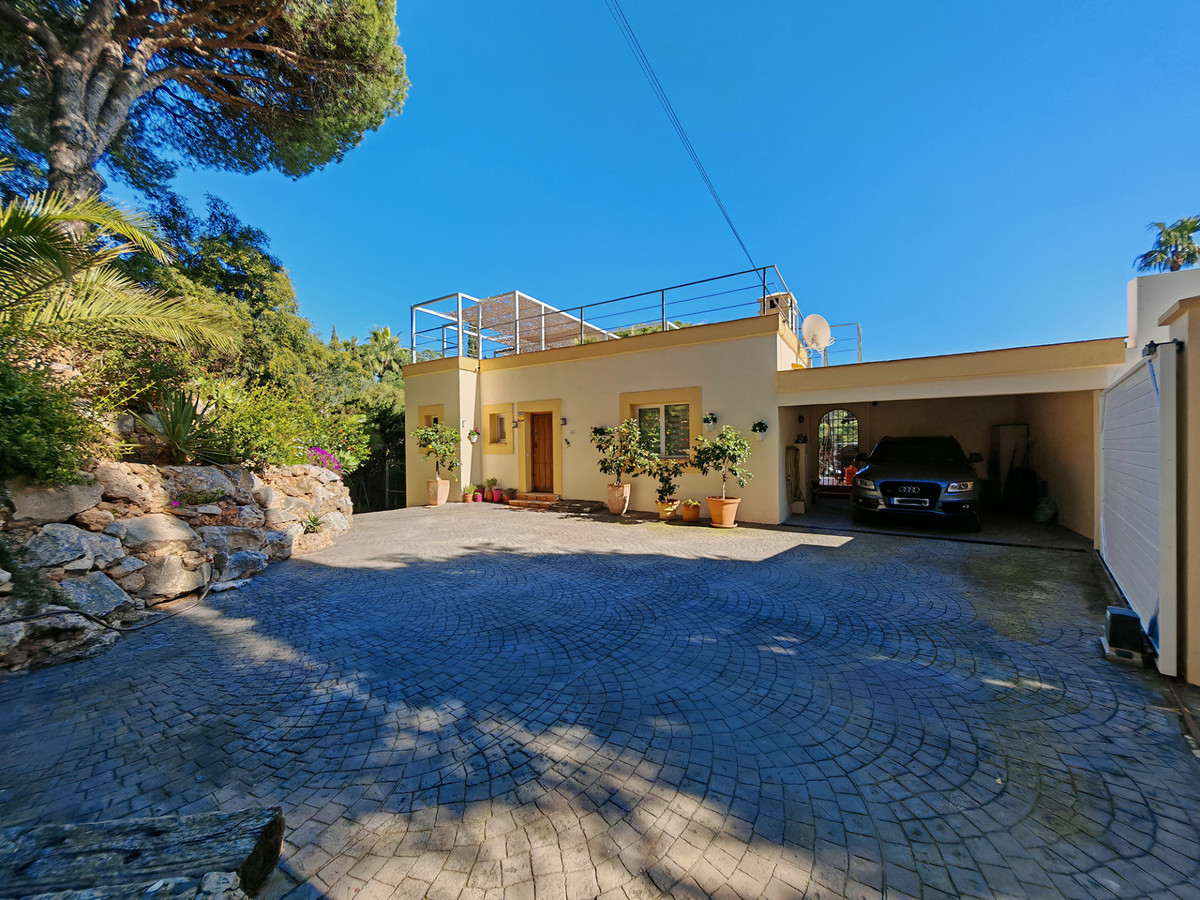 3 Bed Townhouse for sale in Elviria Costa Del Sol, Málaga, Spain