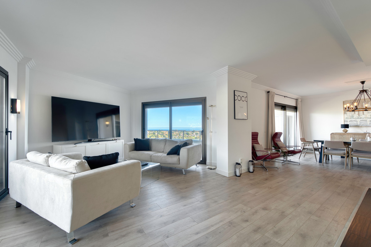 2 Bed Apartment for sale in Estepona Costa Del Sol, Málaga, Spain
