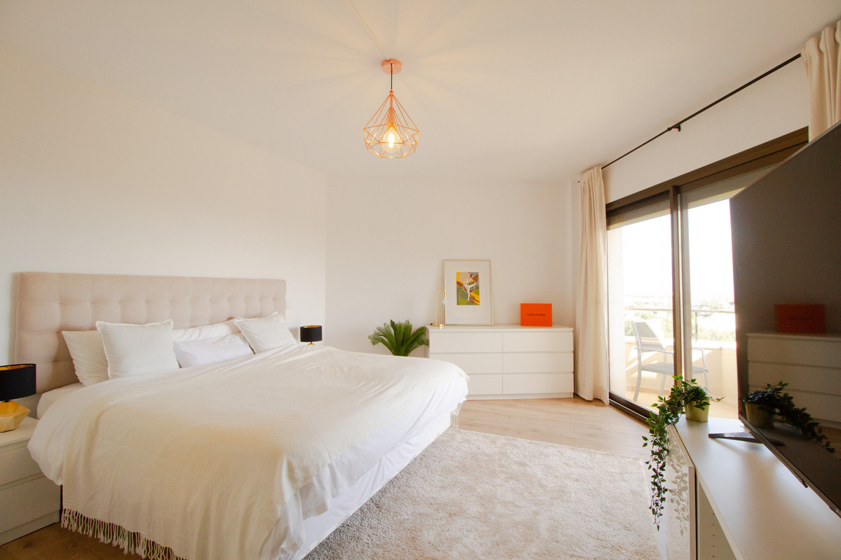 2 Bed Apartment for sale in Estepona Costa Del Sol, Málaga, Spain