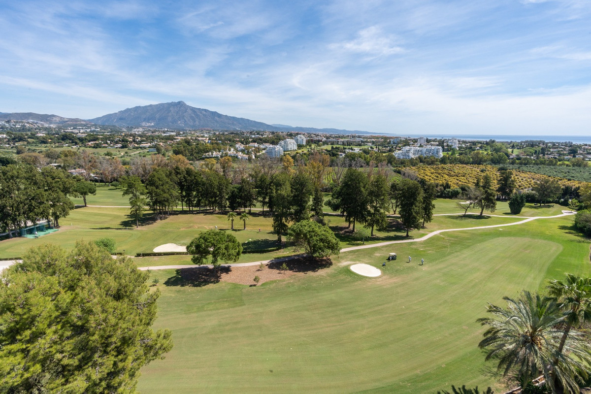 2 Bed Apartment for sale in Estepona Costa Del Sol, Málaga, Spain