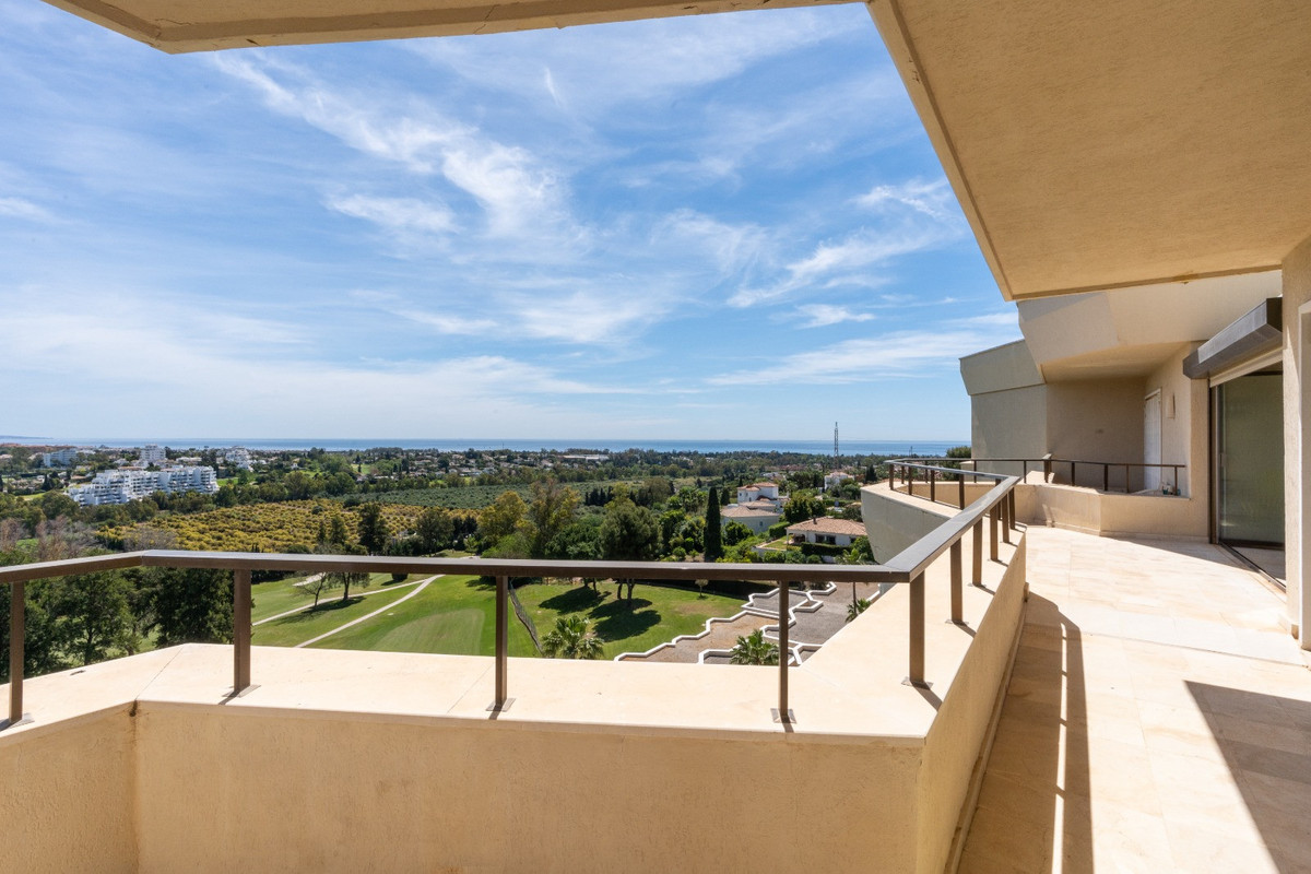 2 Bed Apartment for sale in Estepona Costa Del Sol, Málaga, Spain
