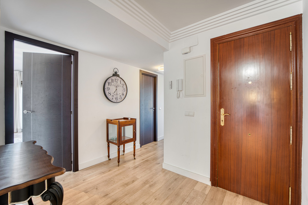 2 Bed Apartment for sale in Estepona Costa Del Sol, Málaga, Spain