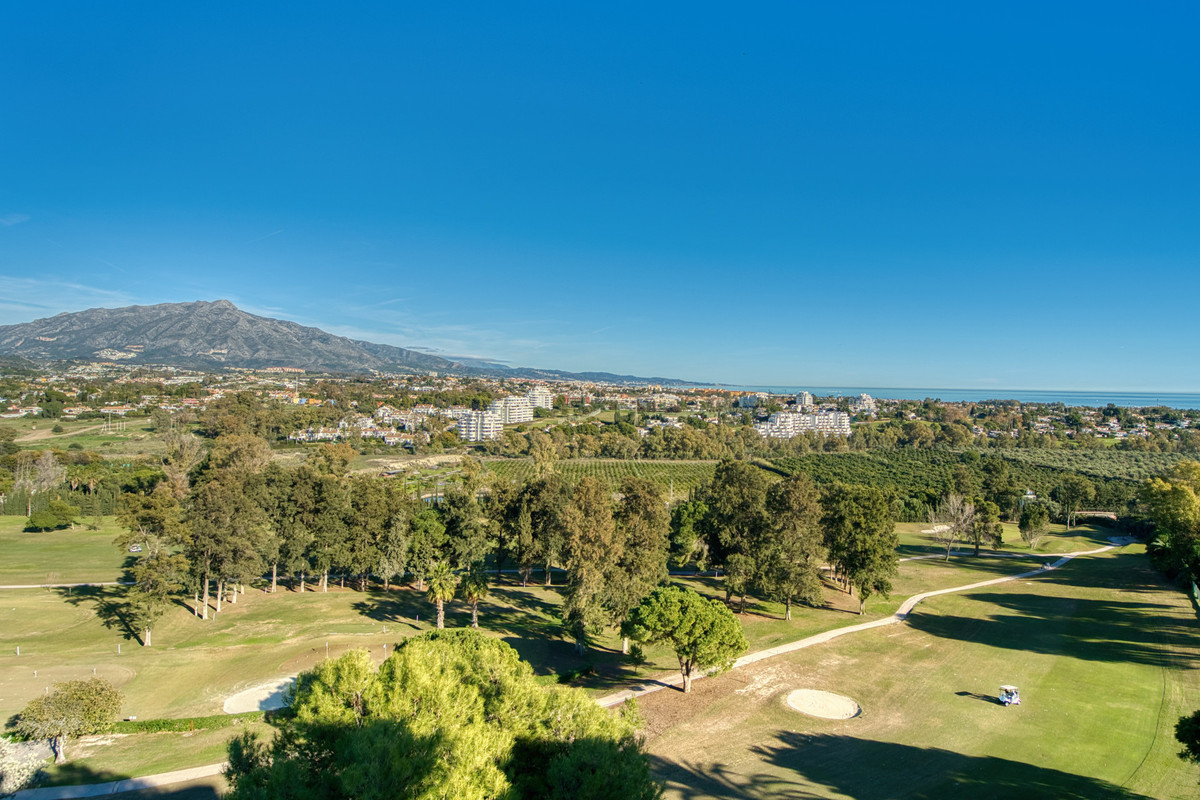 2 Bed Apartment for sale in Estepona Costa Del Sol, Málaga, Spain