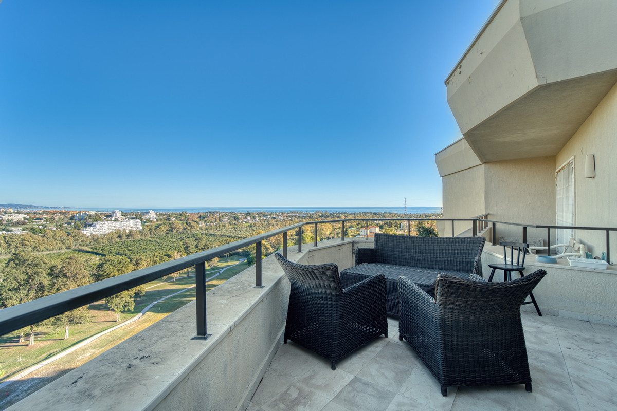 2 Bed Apartment for sale in Estepona Costa Del Sol, Málaga, Spain