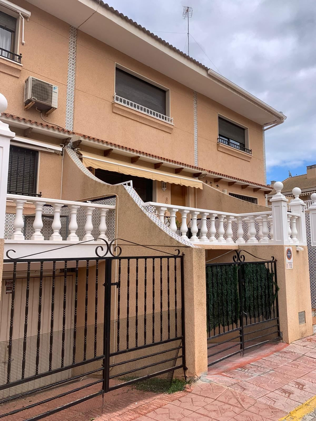 Se vende Adosada de 4 dormitorios en Costa Blanca, Alicante, España