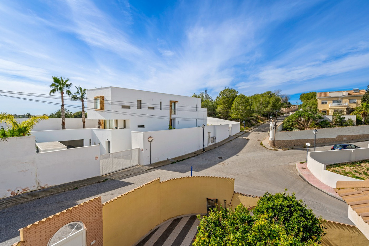 3 Bed Townhouse for sale in Orihuela Costa Costa Blanca, Alicante, Spain