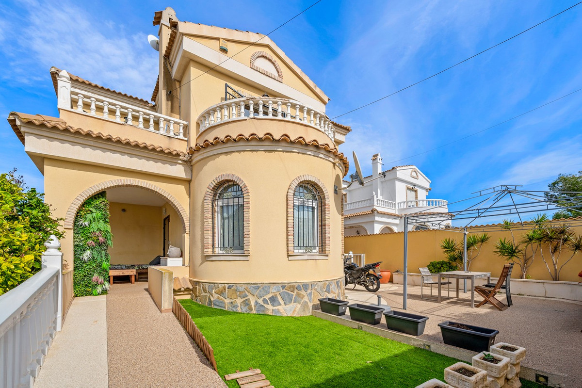 3 Bed Townhouse for sale in Orihuela Costa Costa Blanca, Alicante, Spain