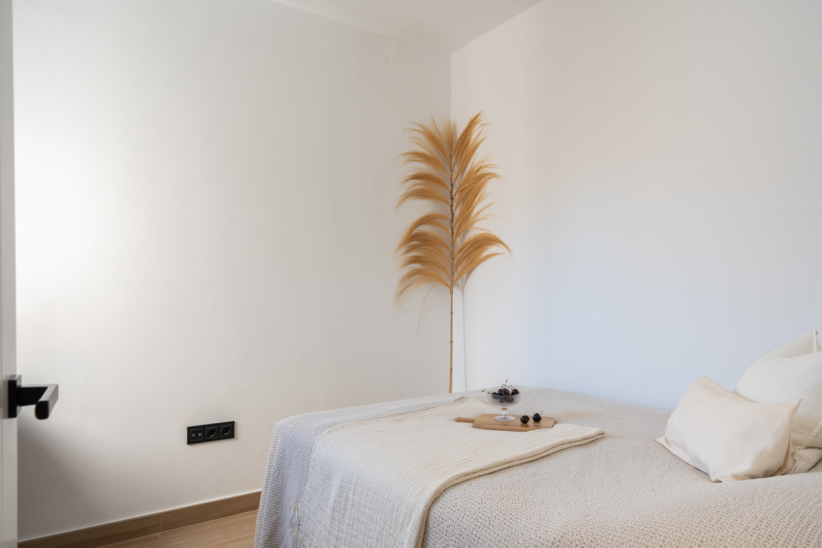 2 Bed Apartment for sale in Fuengirola Costa Del Sol, Málaga, Spain