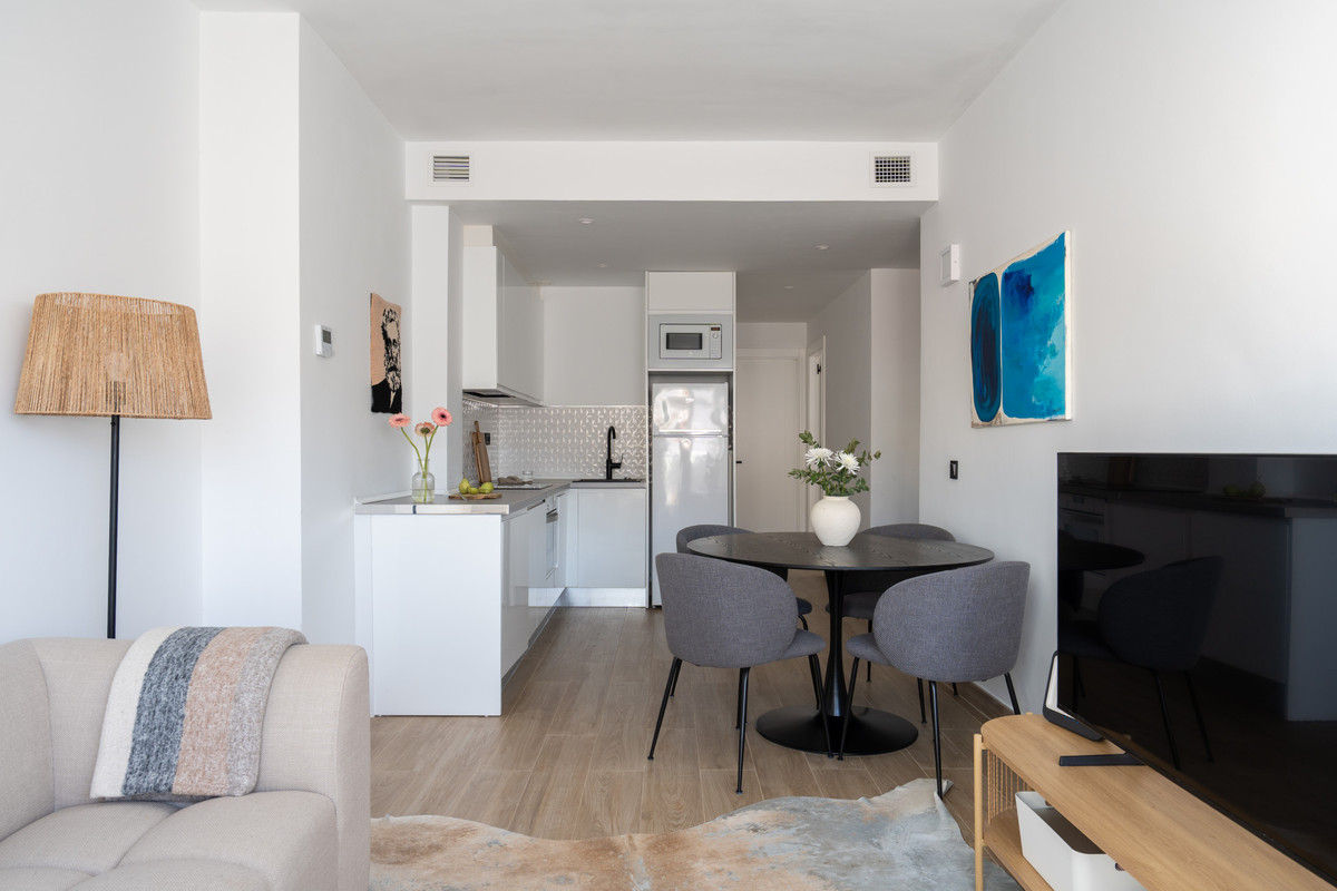 2 Bed Apartment for sale in Fuengirola Costa Del Sol, Málaga, Spain