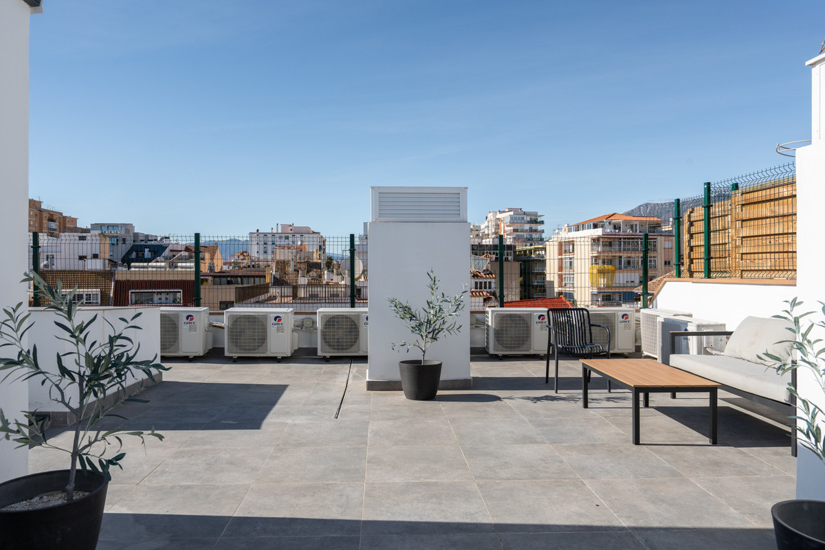 2 Bed Apartment for sale in Fuengirola Costa Del Sol, Málaga, Spain