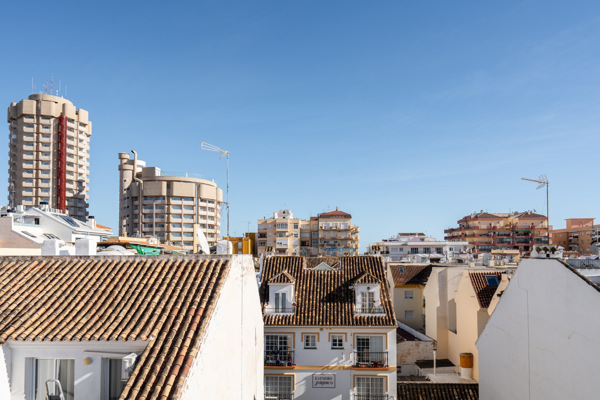 2 Bed Apartment for sale in Fuengirola Costa Del Sol, Málaga, Spain