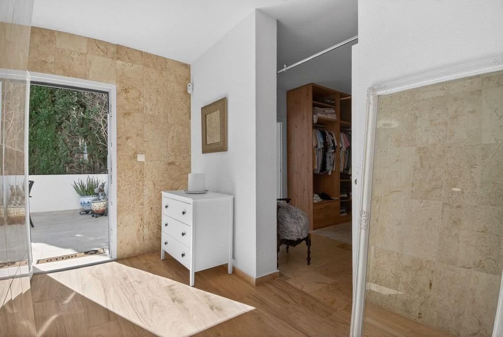 Se vende Villa - Chalet de 4 dormitorios en Costa Blanca, Alicante, España