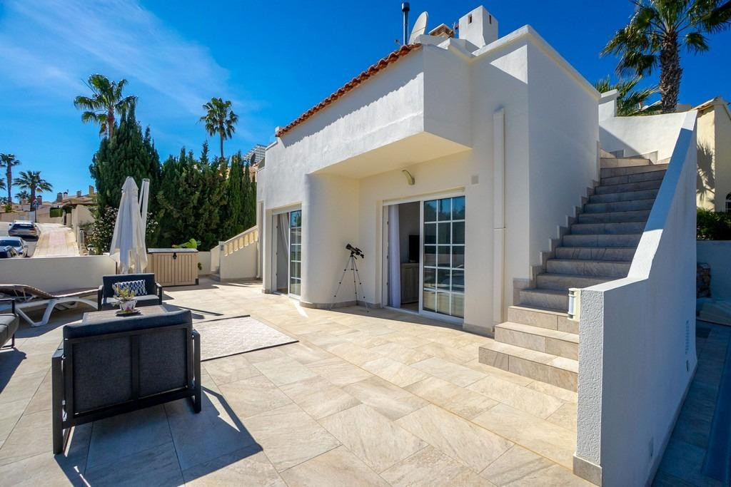 Se vende Villa - Chalet de 4 dormitorios en Costa Blanca, Alicante, España