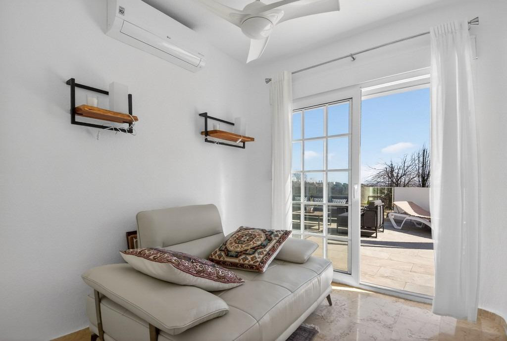 Se vende Villa - Chalet de 4 dormitorios en Costa Blanca, Alicante, España