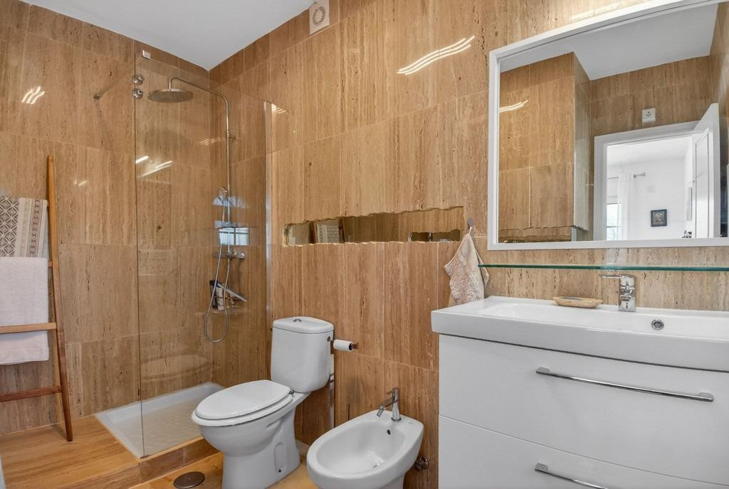 Se vende Villa - Chalet de 4 dormitorios en Costa Blanca, Alicante, España