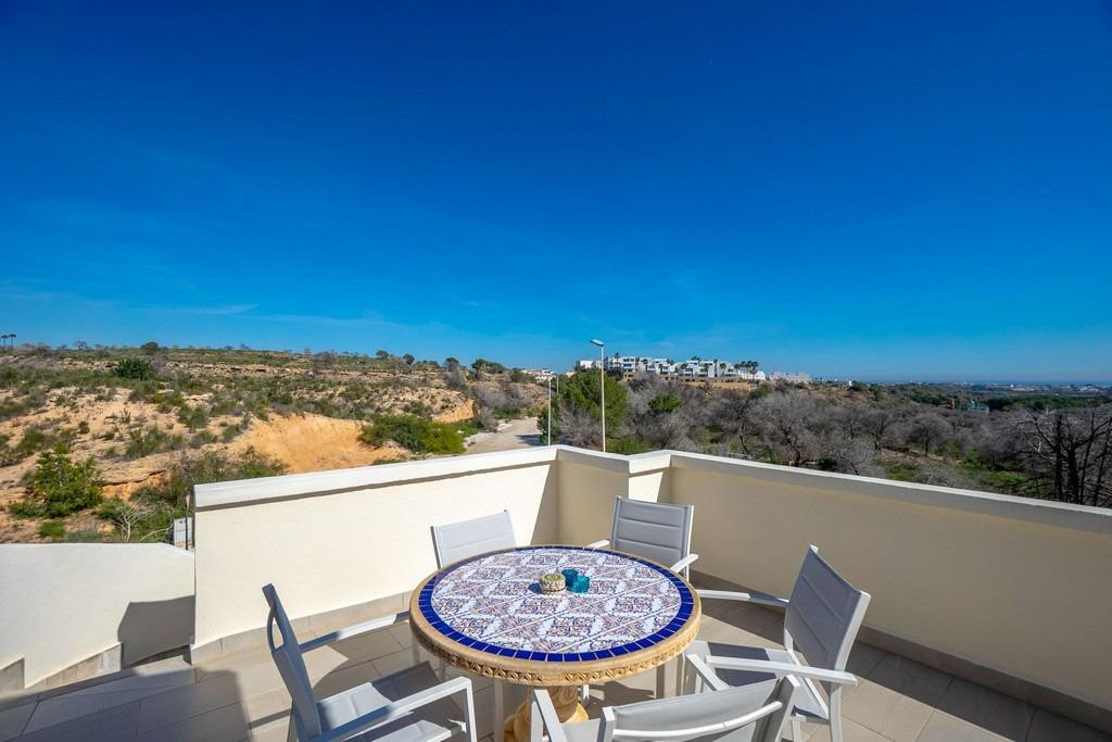 Se vende Villa - Chalet de 4 dormitorios en Costa Blanca, Alicante, España
