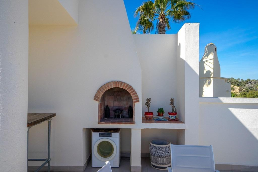Se vende Villa - Chalet de 4 dormitorios en Costa Blanca, Alicante, España