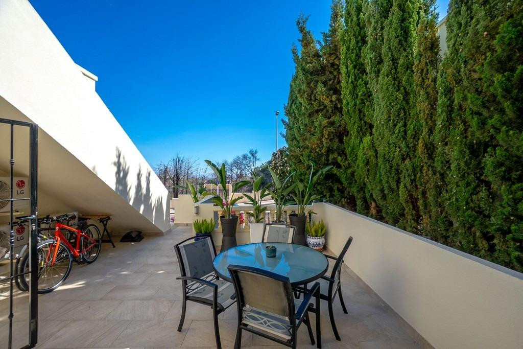Se vende Villa - Chalet de 4 dormitorios en Costa Blanca, Alicante, España