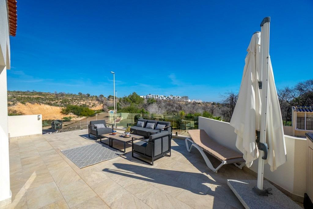 Se vende Villa - Chalet de 4 dormitorios en Costa Blanca, Alicante, España