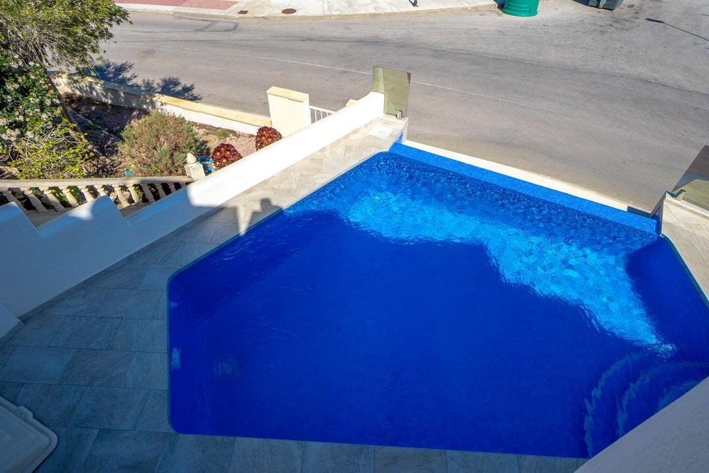 Se vende Villa - Chalet de 4 dormitorios en Costa Blanca, Alicante, España