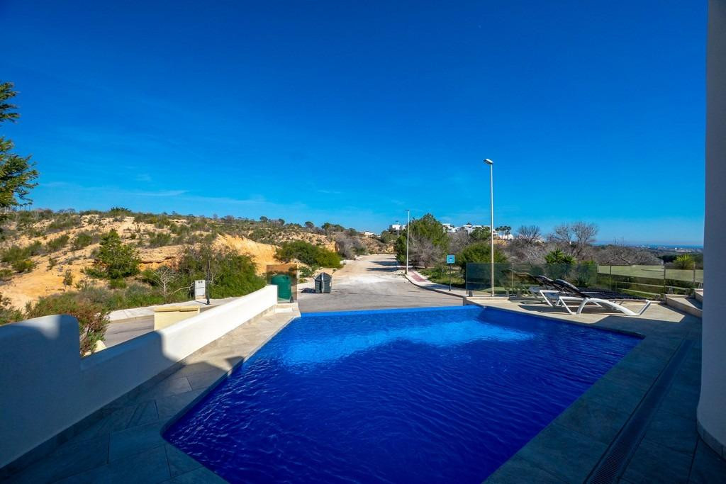 Se vende Villa - Chalet de 4 dormitorios en Costa Blanca, Alicante, España