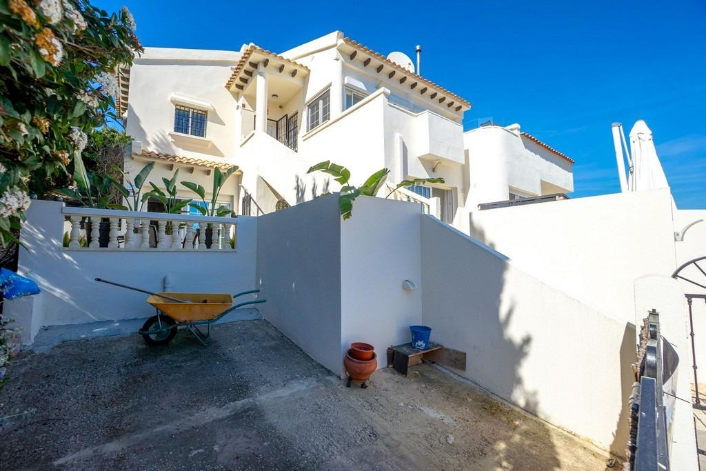 Se vende Villa - Chalet de 4 dormitorios en Costa Blanca, Alicante, España