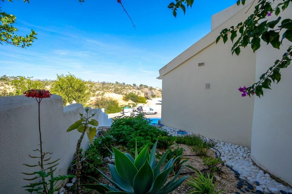 Se vende Villa - Chalet de 4 dormitorios en Costa Blanca, Alicante, España