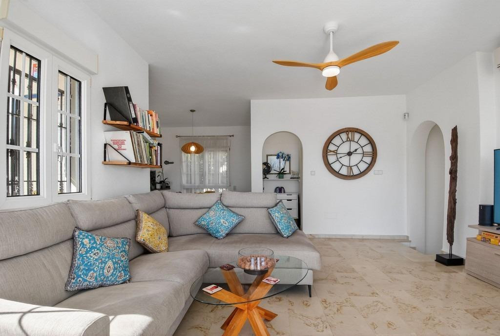 Se vende Villa - Chalet de 4 dormitorios en Costa Blanca, Alicante, España