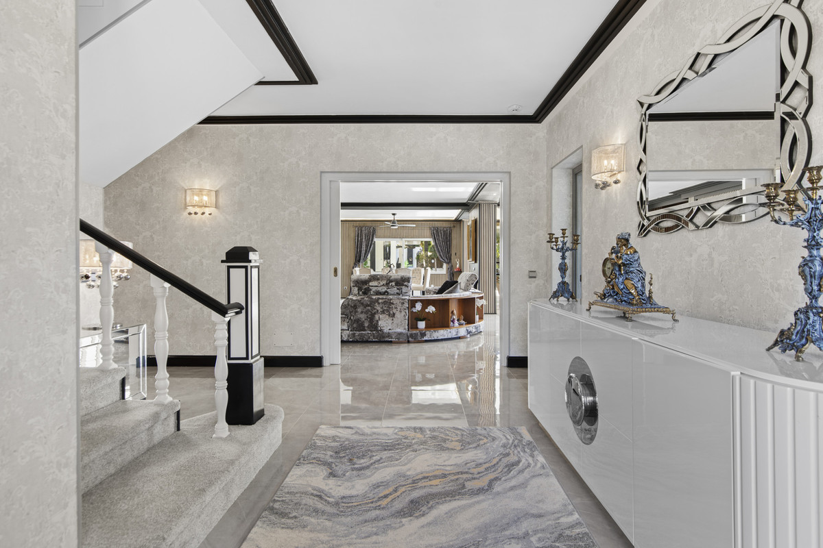 Se vende Villa - Chalet de 5 dormitorios en Costa Del Sol, Málaga, España