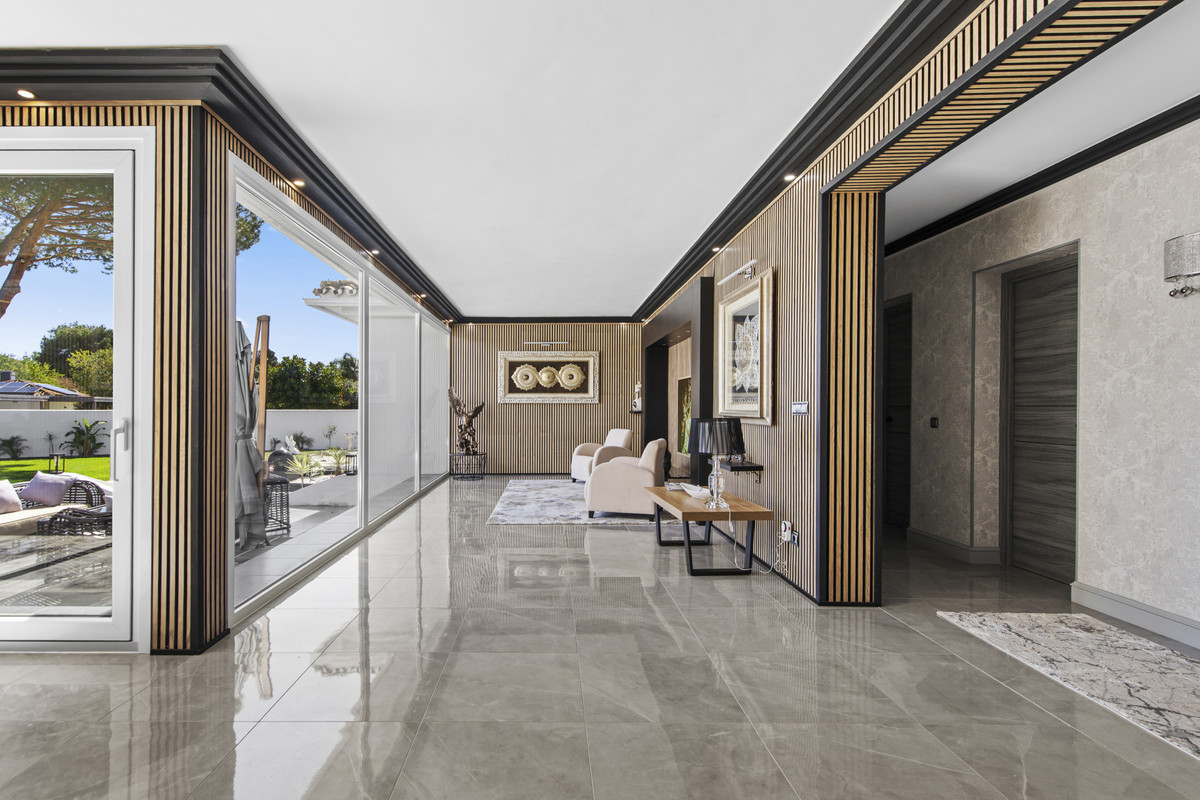 Se vende Villa - Chalet de 5 dormitorios en Costa Del Sol, Málaga, España
