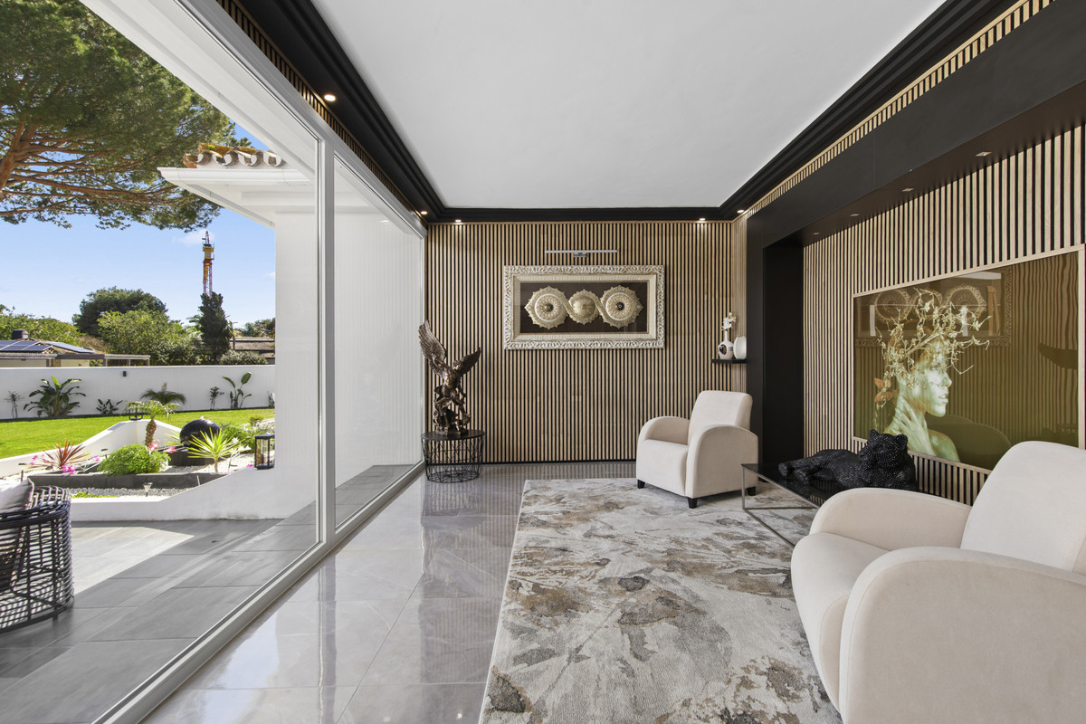 Se vende Villa - Chalet de 5 dormitorios en Costa Del Sol, Málaga, España
