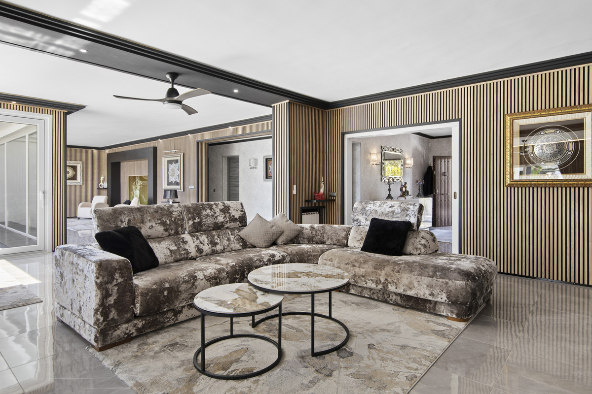 Se vende Villa - Chalet de 5 dormitorios en Costa Del Sol, Málaga, España