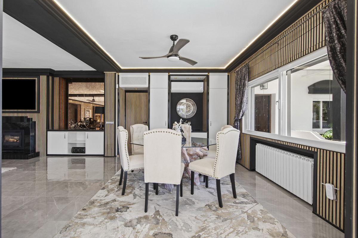 Se vende Villa - Chalet de 5 dormitorios en Costa Del Sol, Málaga, España
