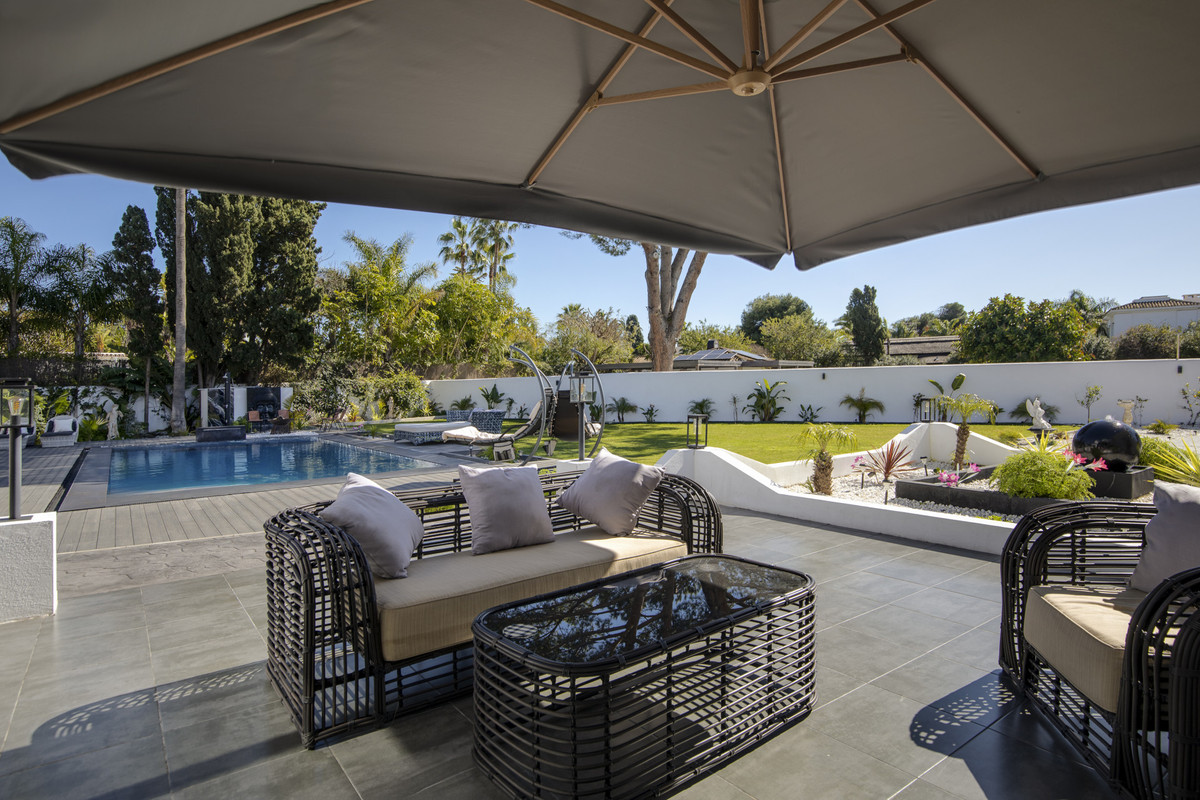Se vende Villa - Chalet de 5 dormitorios en Costa Del Sol, Málaga, España