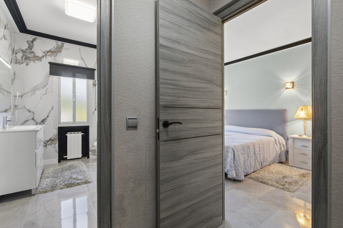 Se vende Villa - Chalet de 5 dormitorios en Costa Del Sol, Málaga, España