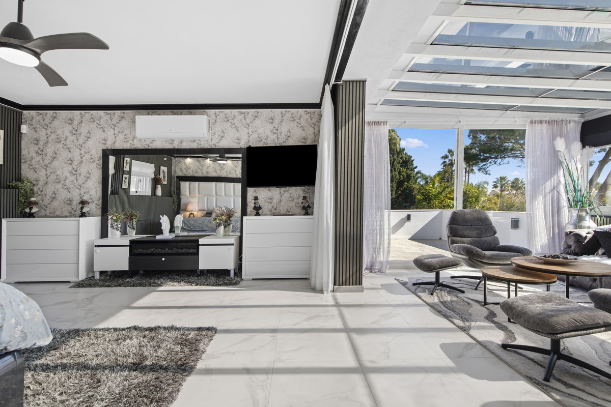 Se vende Villa - Chalet de 5 dormitorios en Costa Del Sol, Málaga, España