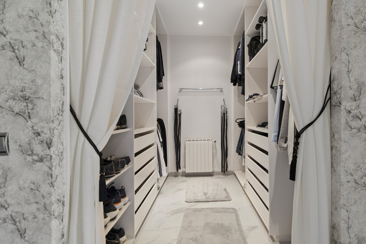 Se vende Villa - Chalet de 5 dormitorios en Costa Del Sol, Málaga, España