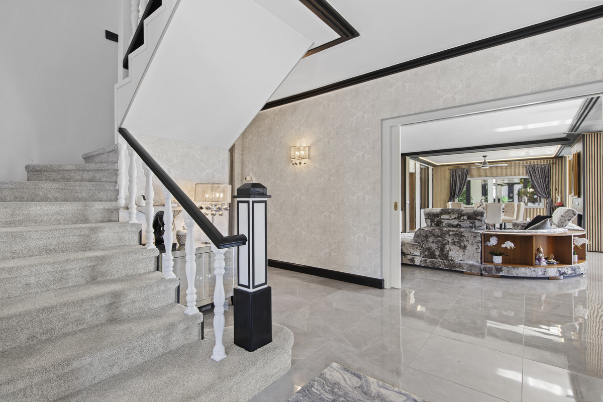 Se vende Villa - Chalet de 5 dormitorios en Costa Del Sol, Málaga, España