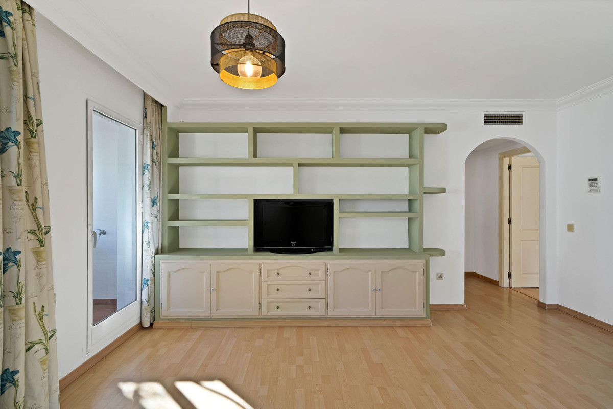 3 Bed Apartment for sale in Marbella Costa Del Sol, Málaga, Spain