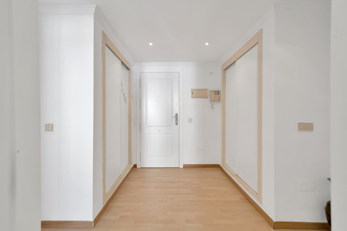 3 Bed Apartment for sale in Marbella Costa Del Sol, Málaga, Spain