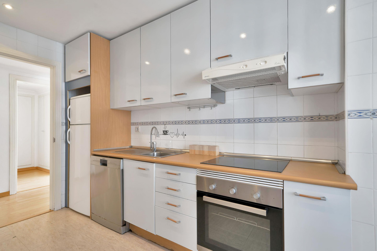 3 Bed Apartment for sale in Marbella Costa Del Sol, Málaga, Spain