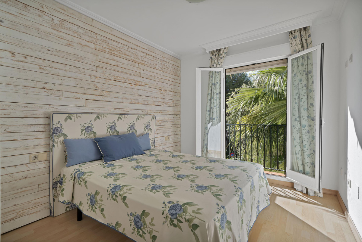 3 Bed Apartment for sale in Marbella Costa Del Sol, Málaga, Spain