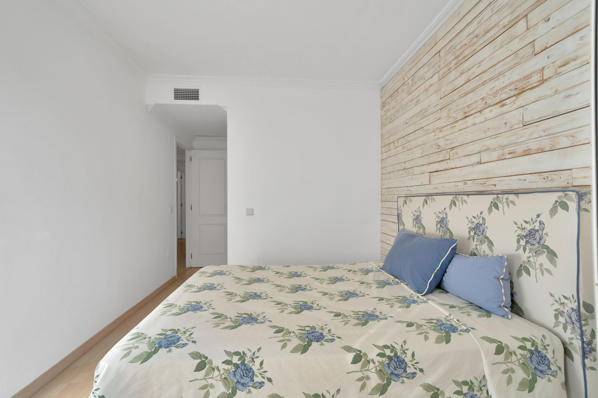 3 Bed Apartment for sale in Marbella Costa Del Sol, Málaga, Spain