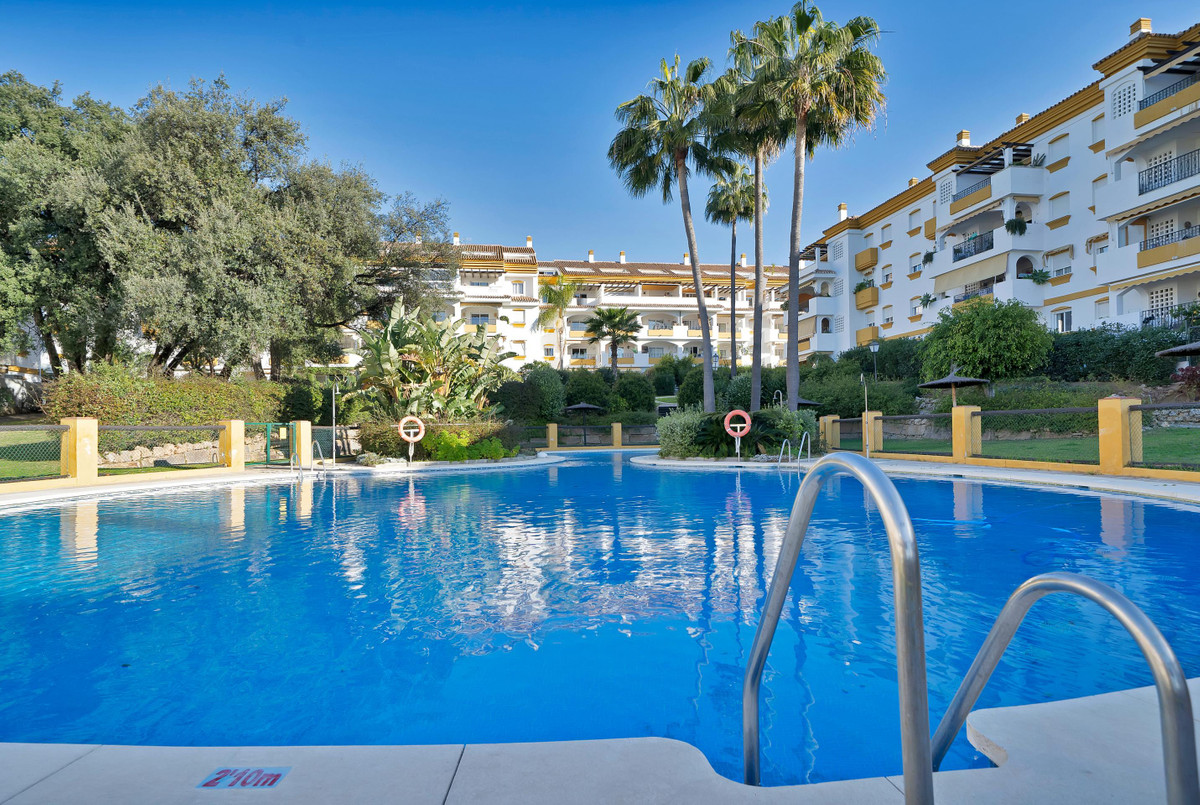 3 Bed Apartment for sale in Marbella Costa Del Sol, Málaga, Spain