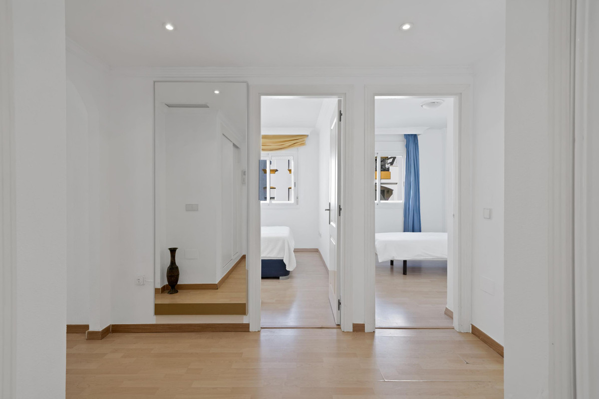 3 Bed Apartment for sale in Marbella Costa Del Sol, Málaga, Spain