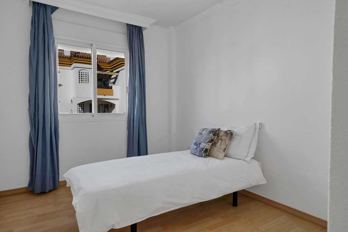 3 Bed Apartment for sale in Marbella Costa Del Sol, Málaga, Spain
